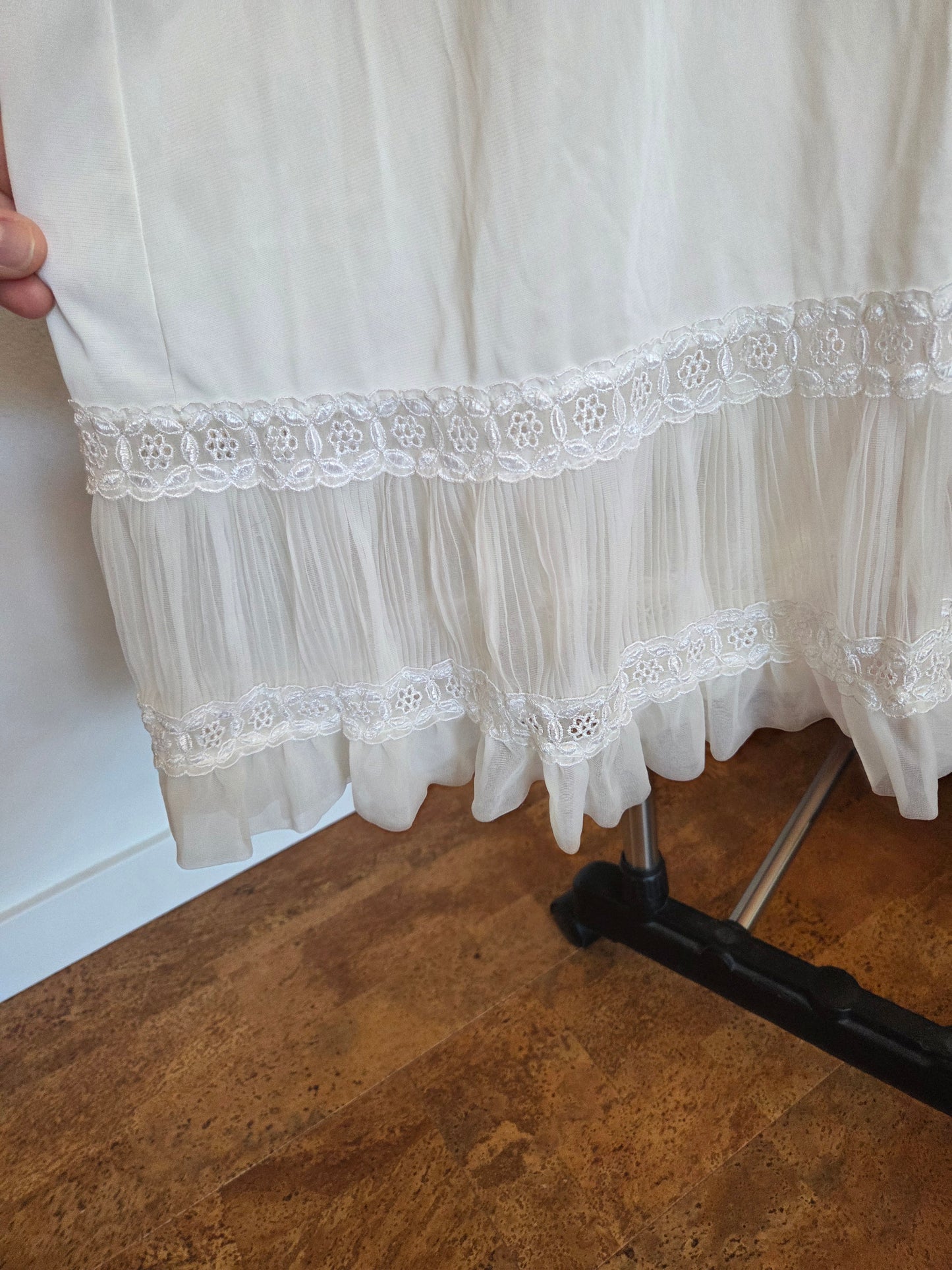 Caprice ivory vintage slip..knee length