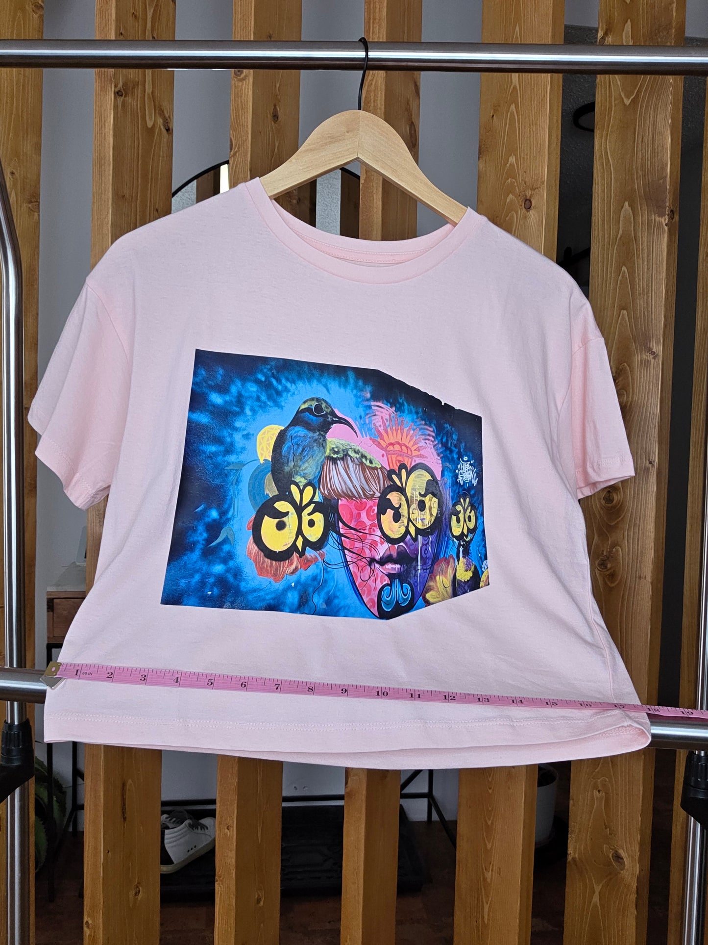 LA PAZ street art collection light pink.. face with bird