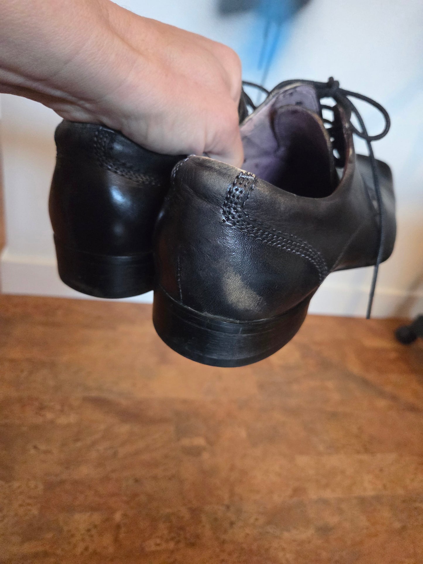 Kenneth Cole smooth black leather lace up shoe