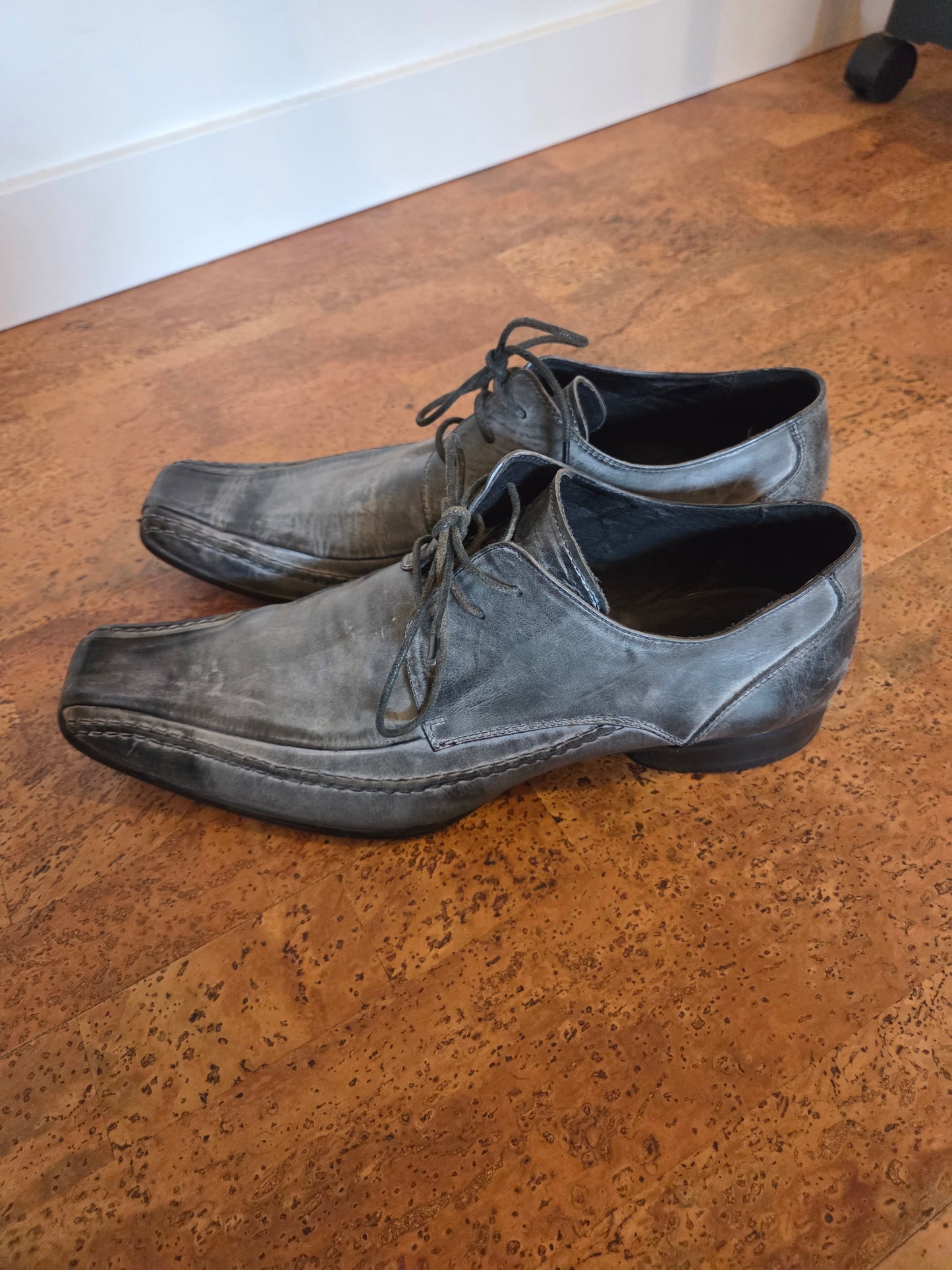 Kenneth Cole men's lace up shoe size 11