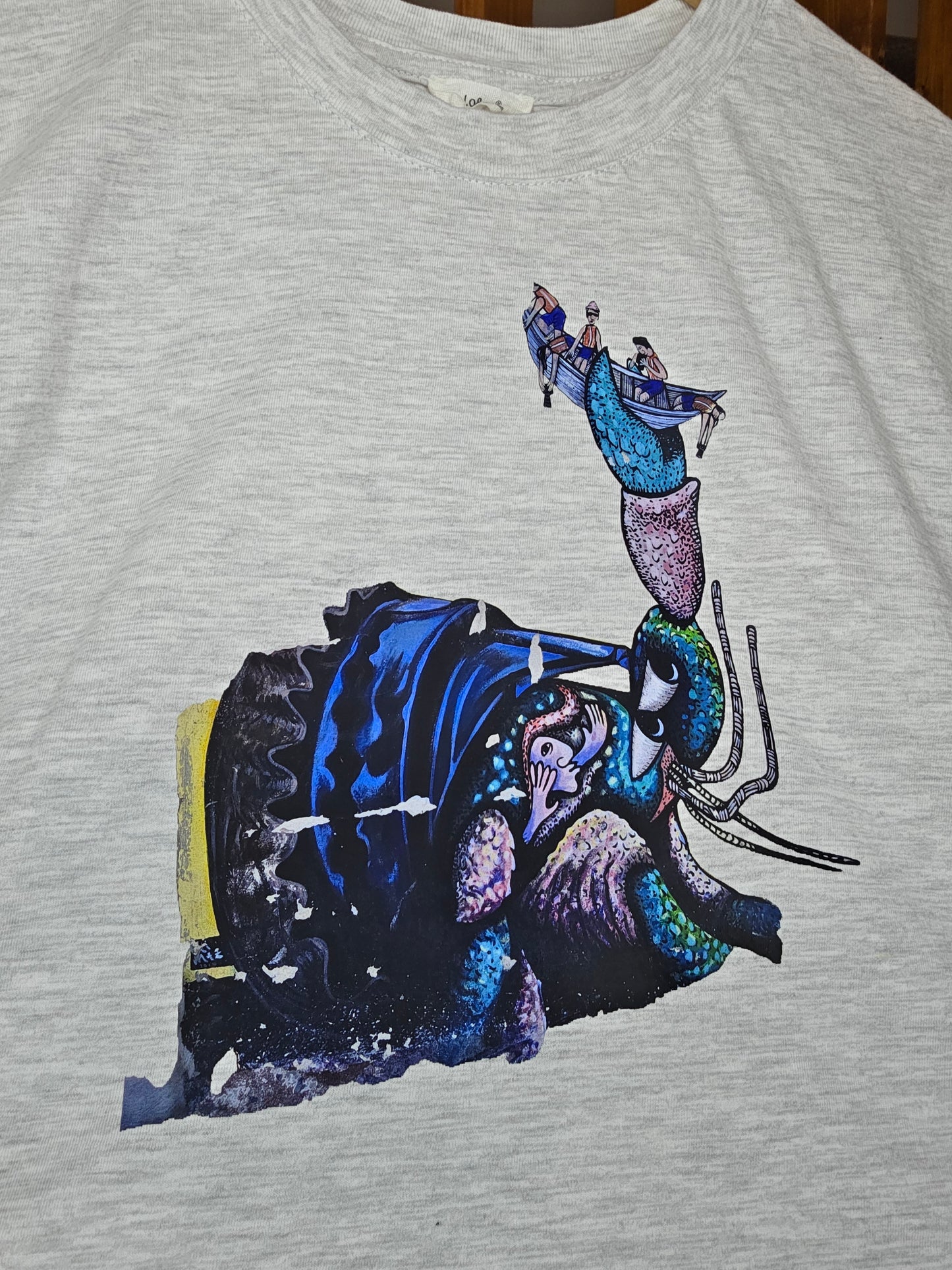 LA PAZ street art collection light grey..crab & boat of tourists