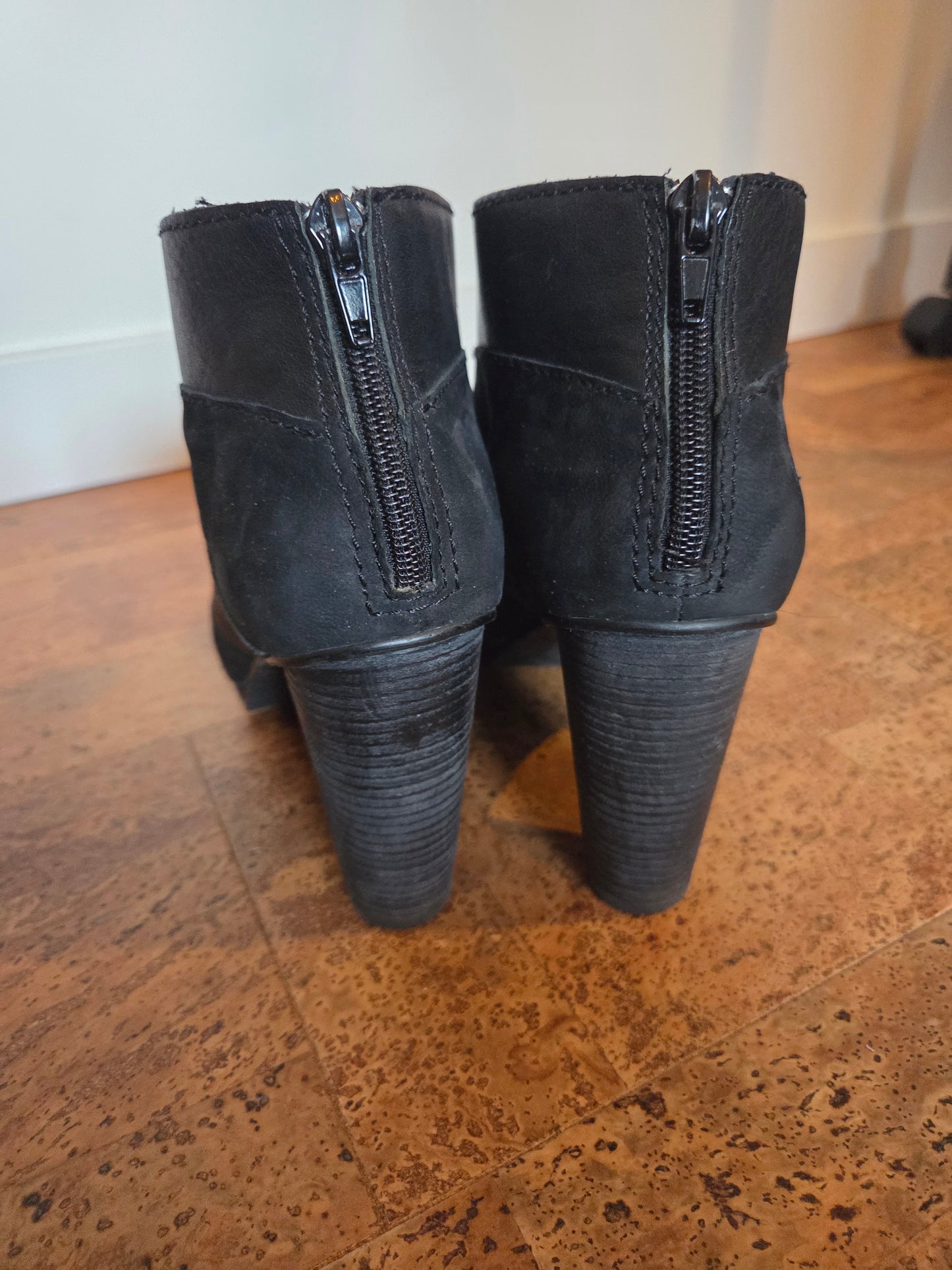 Fossil vintage leather peep toe bootie