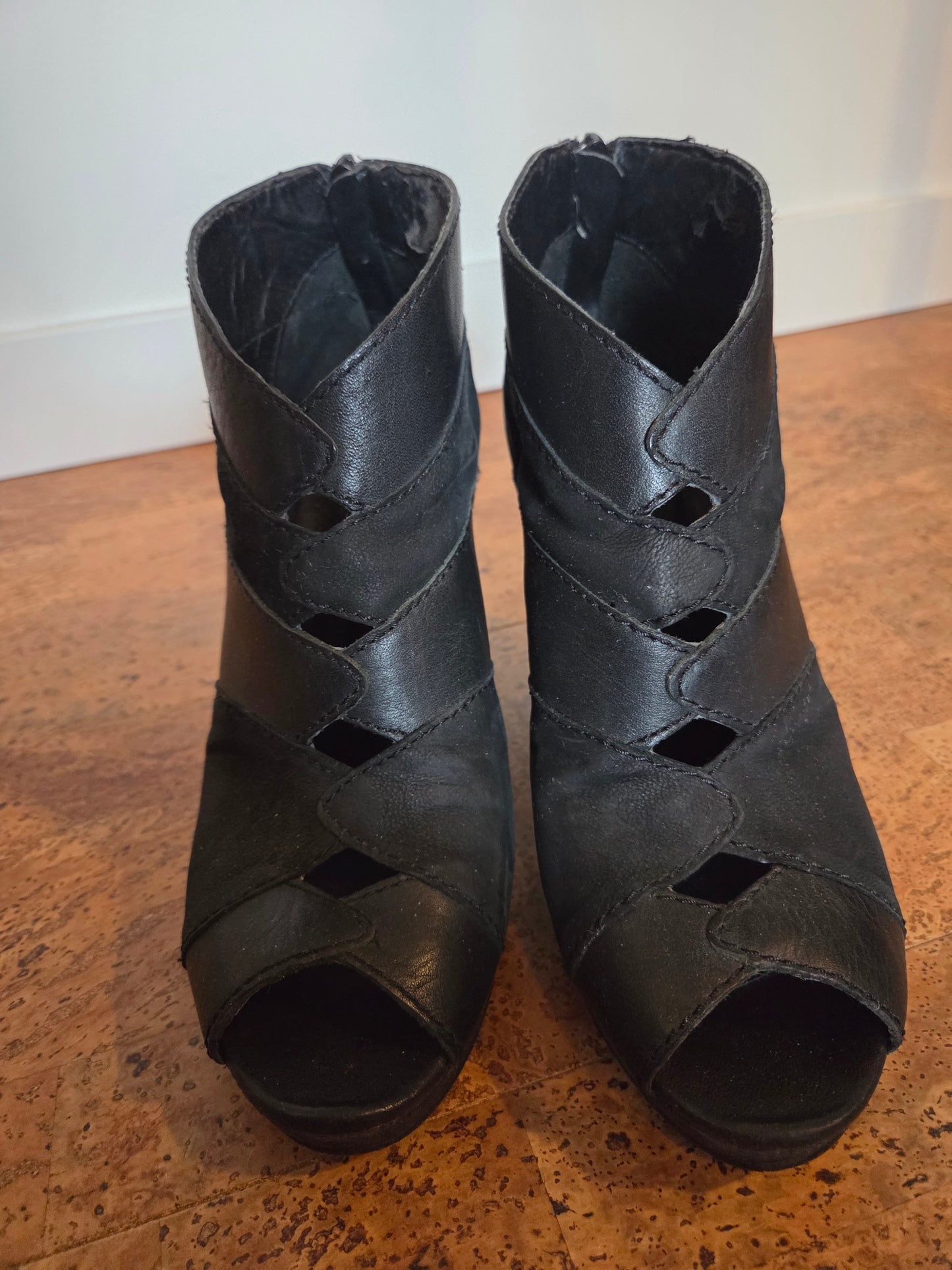 Fossil vintage leather peep toe bootie