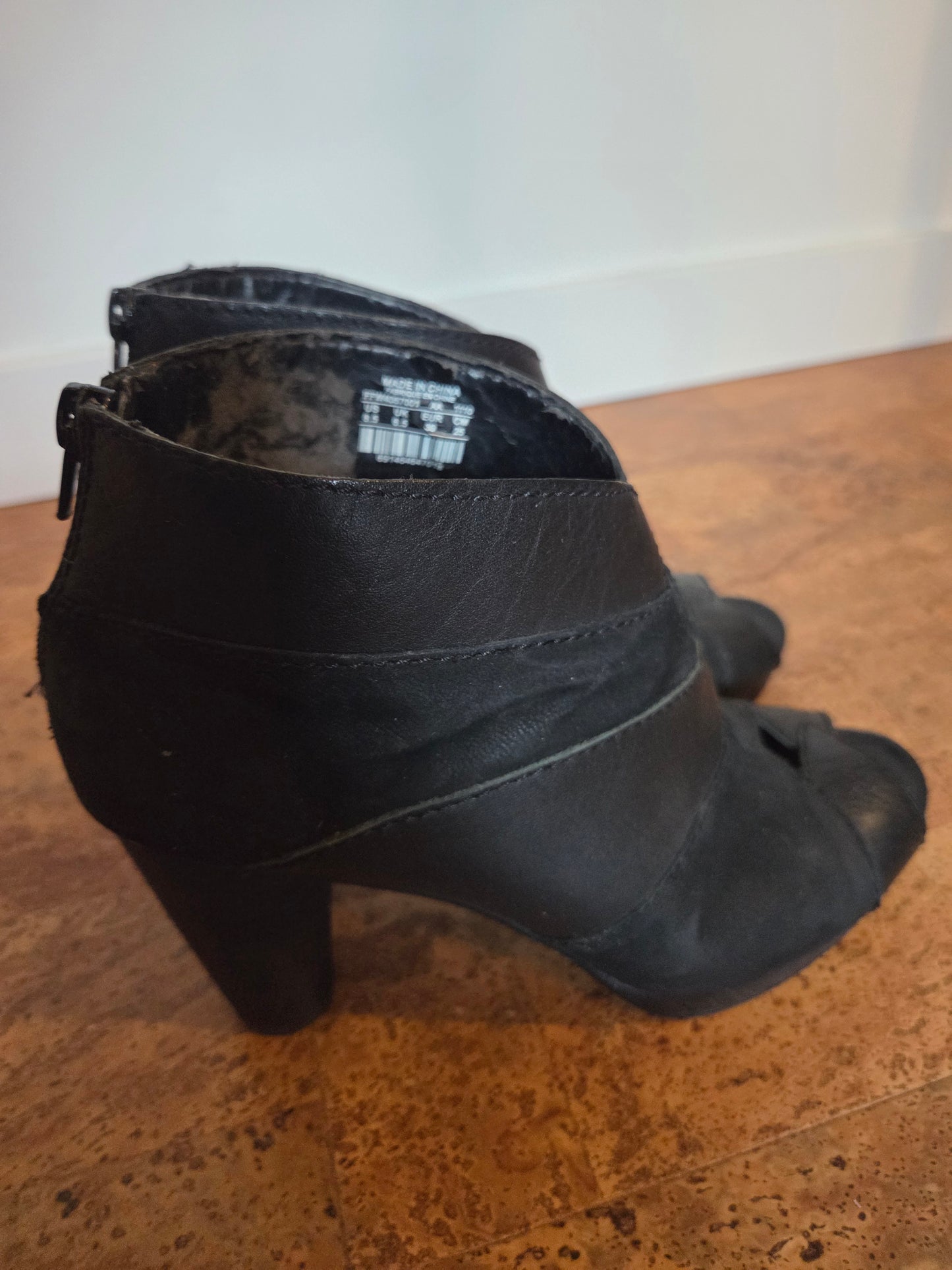 Fossil vintage leather peep toe bootie