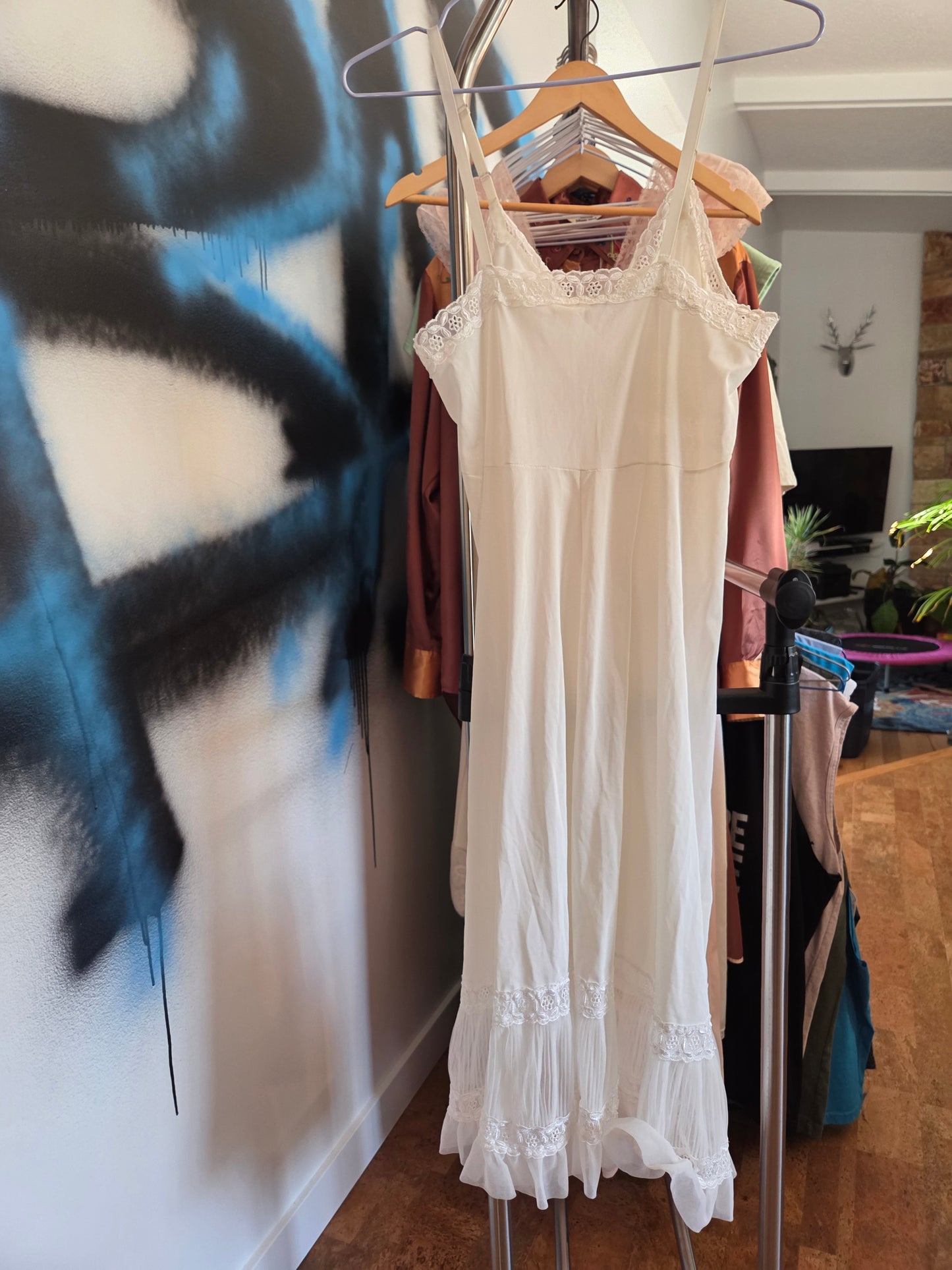 Caprice ivory vintage slip..knee length