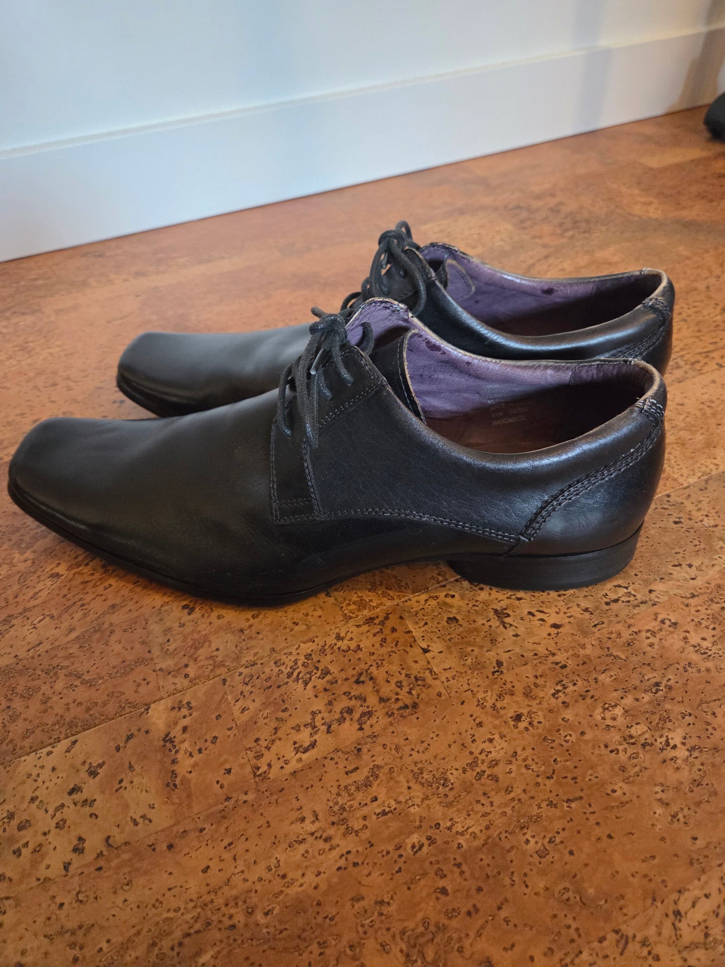 Kenneth Cole smooth black leather lace up shoe