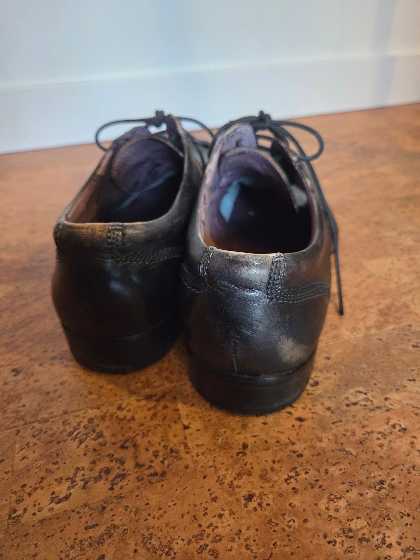 Kenneth Cole smooth black leather lace up shoe