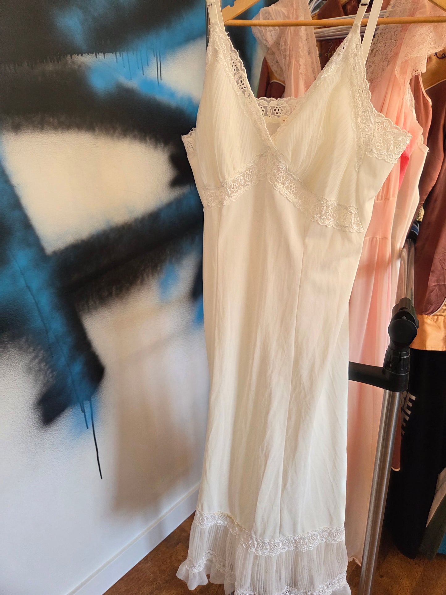 Caprice ivory vintage slip..knee length